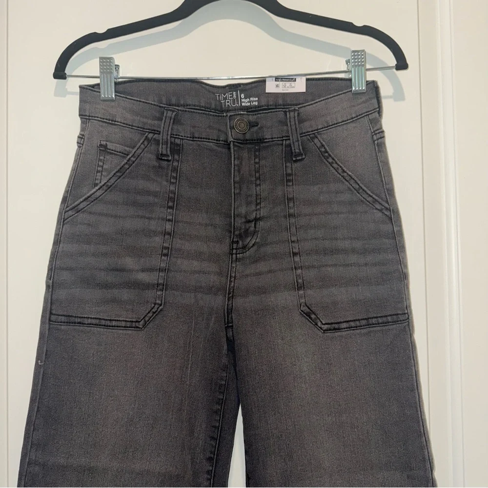 NWT Gray High Rise Wide Leg Cropped Jeans - Picture 3 of 5
